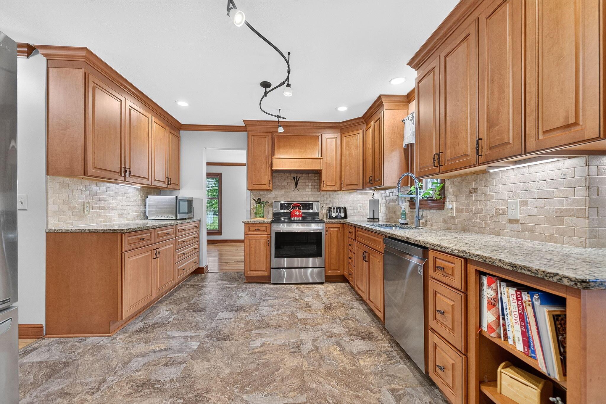 6565 Duffy Road Delaware, OH 43015 - Photo 28 of 84 6565 Duffy (Interior)-19