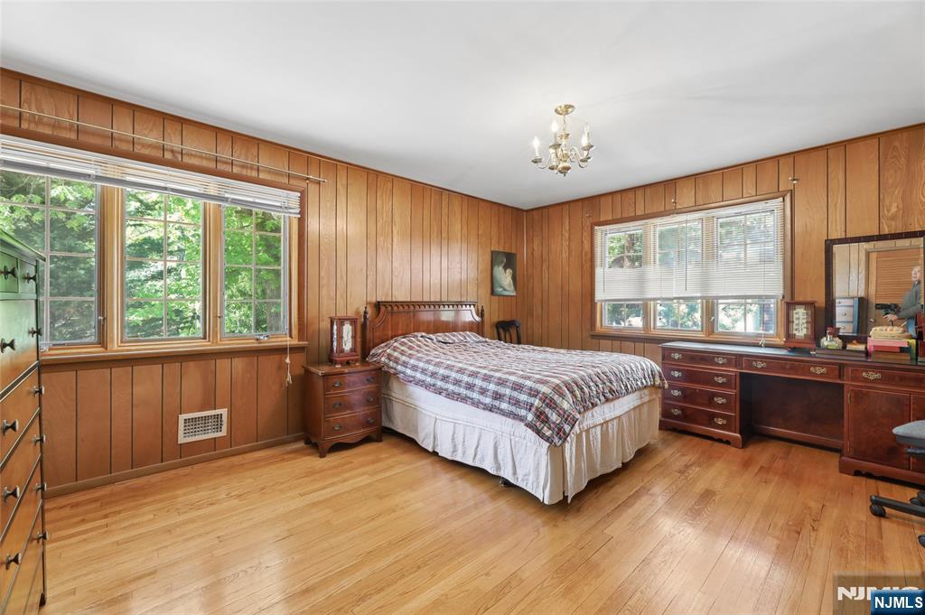 12 Beverly Road Englewood Cliffs, NJ 07632 - Photo 20 of 36