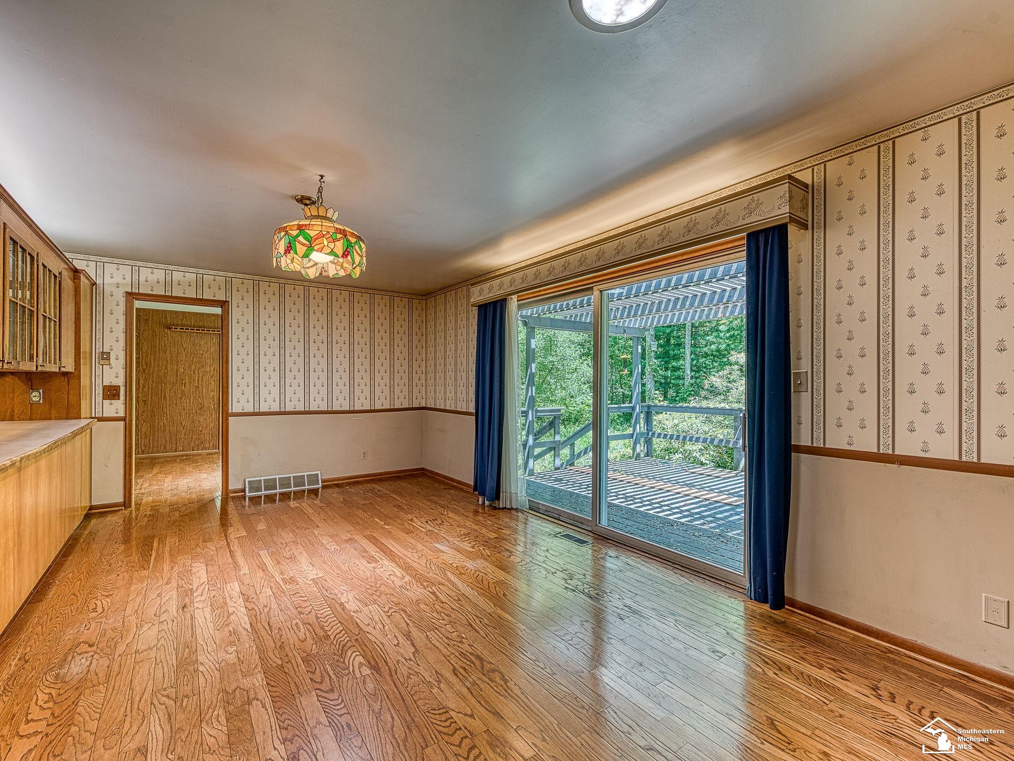 12484 Fessner Road Carleton, MI 48117 - Photo 9 of 54 20x11 Dining Room