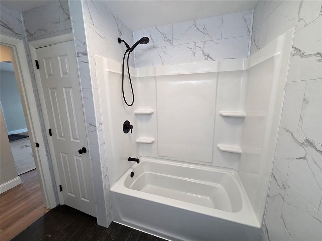 265 North Duffy Road Butler, PA 16001 - Photo 23 of 41 a bathroom with a bath tub