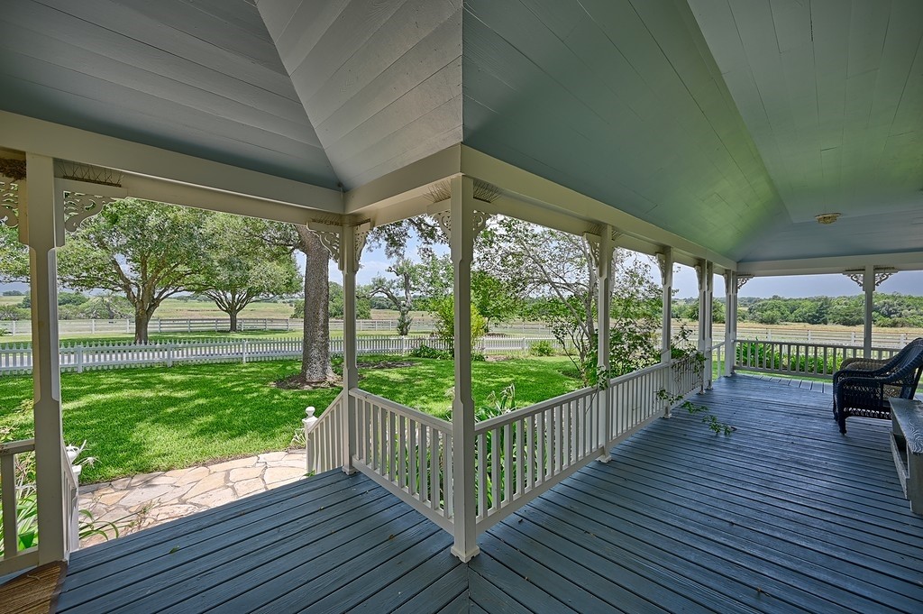 10398 Adamcik Road Weimar, TX 78962 - Photo 4 of 30 Gallery Image 4
