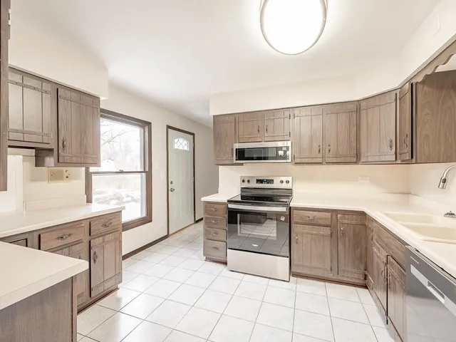 $399,900 | 9836 West Paxton Drive, Beach Park, IL 60099