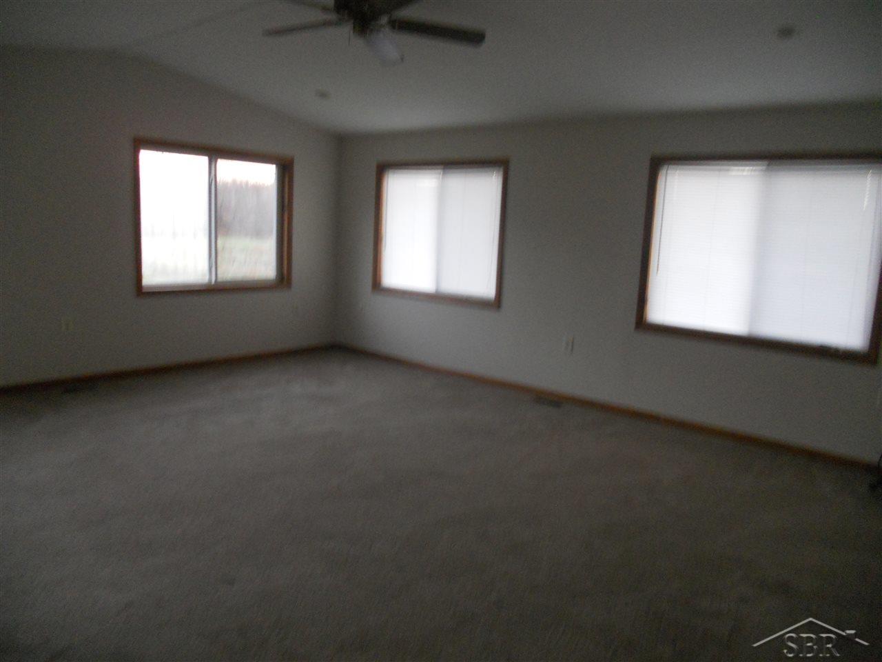31269683-2.JPG