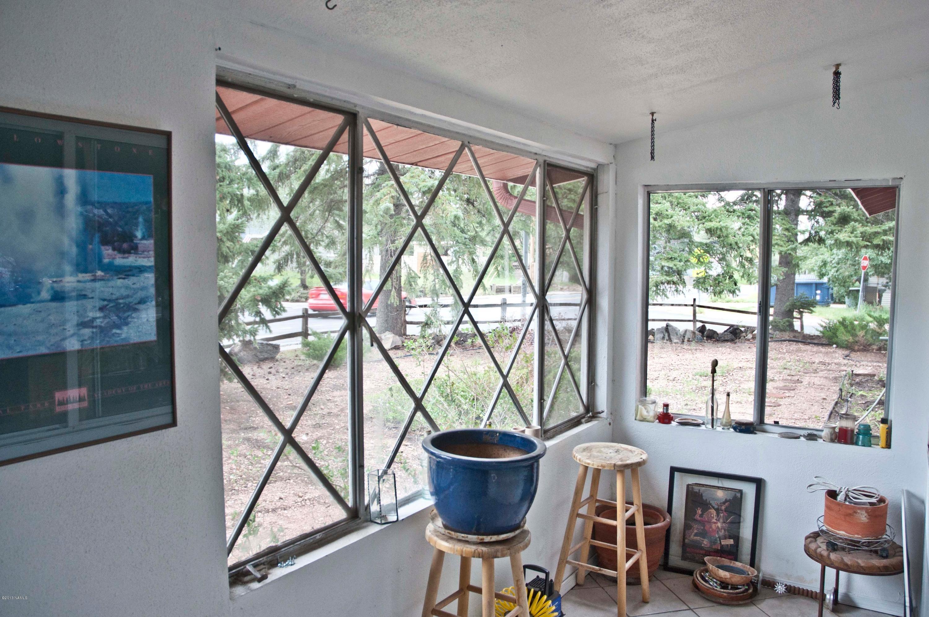 2809 East Lockett Road Flagstaff, AZ 86004 - Photo 16 of 21 Lockett Sun Room