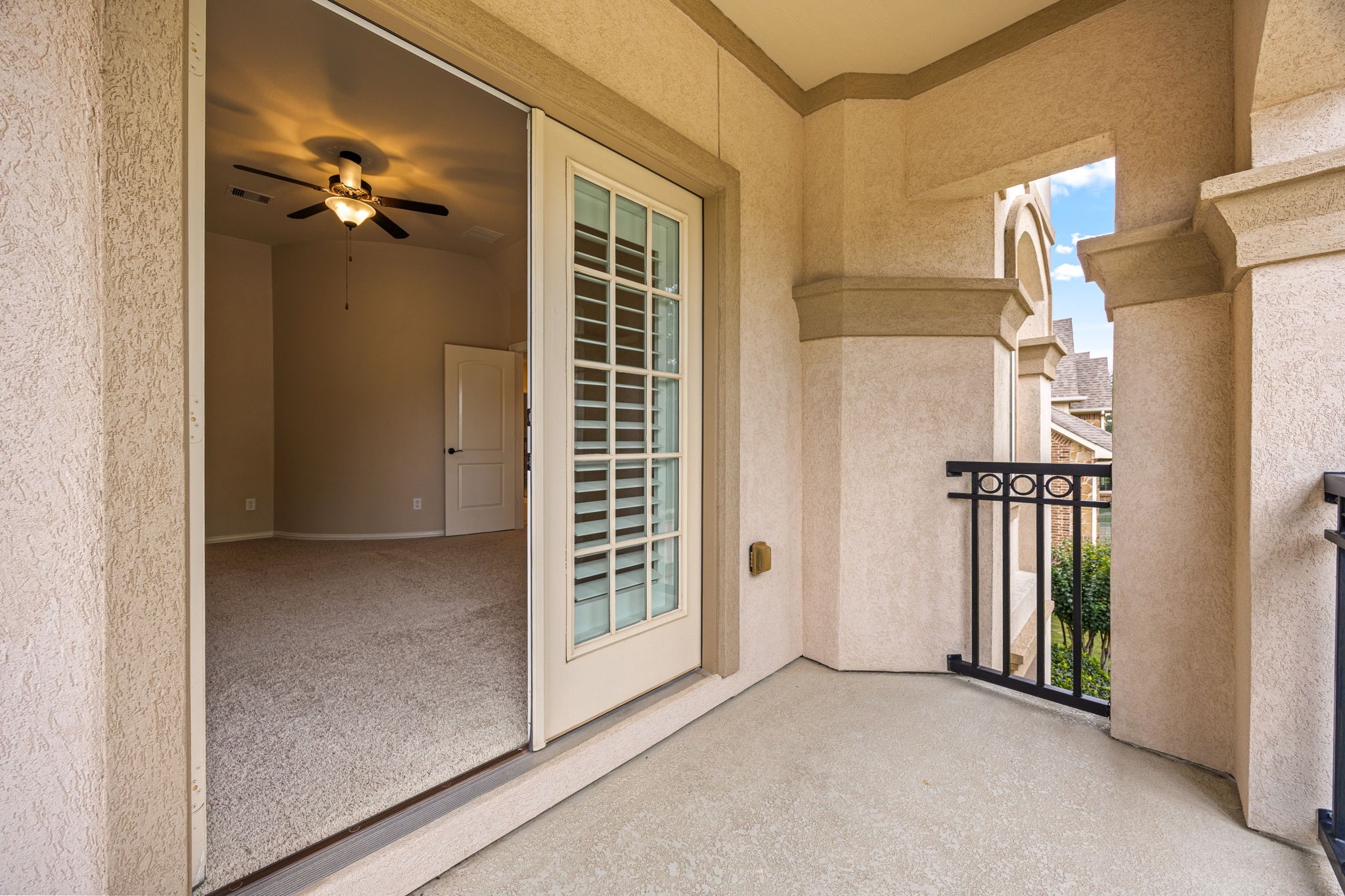 3306 Reston Landing Lane Katy, TX 77494 - Photo 45 of 50 Access to the Juliet-balcony that faces the front of the home.