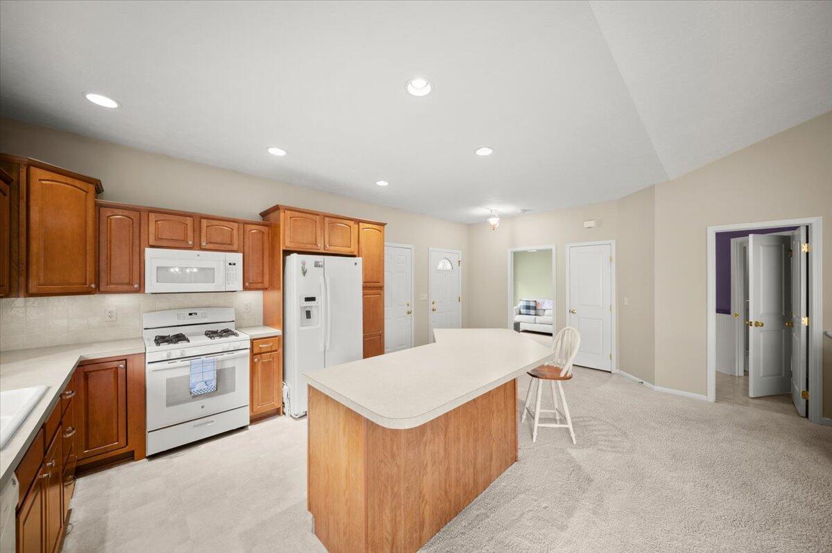 8194 Ridgestone Drive Southwest Byron Center, MI 49315 - Photo 3 of 25 07-DSC_2411