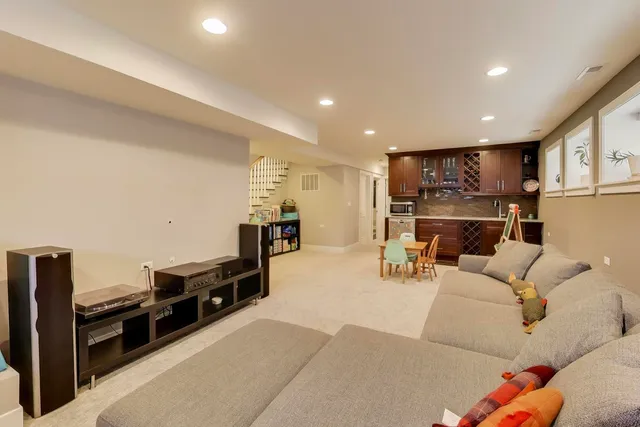 $1,450,000 | 2429 West Pensacola Avenue, Chicago, IL 60618