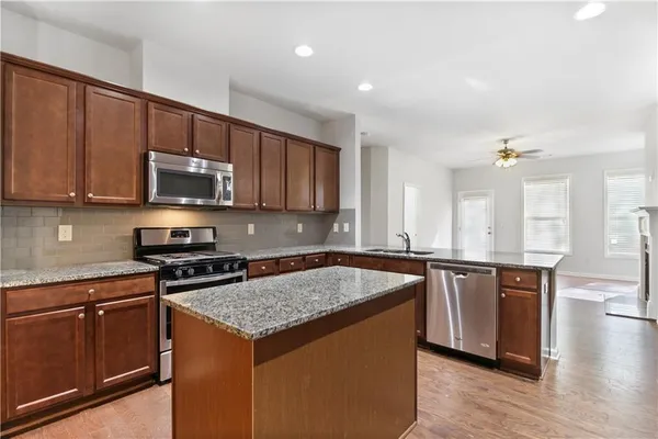 $3,200 | 5090 Breezewood Circle, Alpharetta, GA 30004