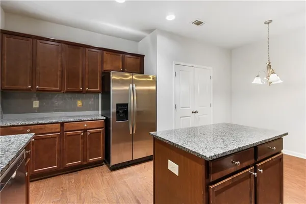 $3,200 | 5090 Breezewood Circle, Alpharetta, GA 30004