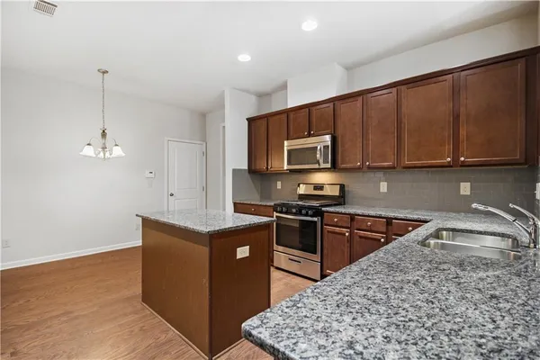 $3,200 | 5090 Breezewood Circle, Alpharetta, GA 30004