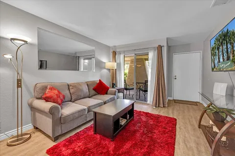 $180,000 | 2860 North Los Felices Road, Unit 101, Palm Springs, CA 92262