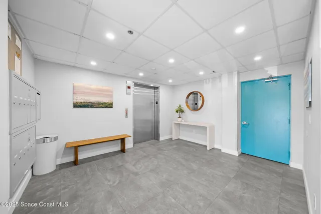 a view of a livingroom with furniture