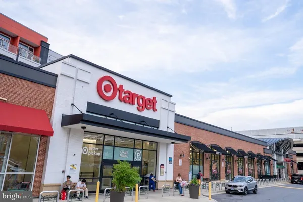 $4,995 | 1037 16th Street South, Arlington, VA 22202