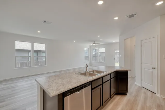 $286,656 | 910 Yellow Ribbon Trail, Jarrell, TX 76537