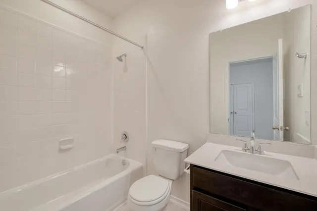 $286,656 | 910 Yellow Ribbon Trail, Jarrell, TX 76537