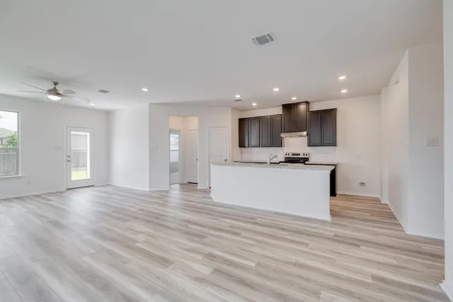 $286,656 | 910 Yellow Ribbon Trail, Jarrell, TX 76537