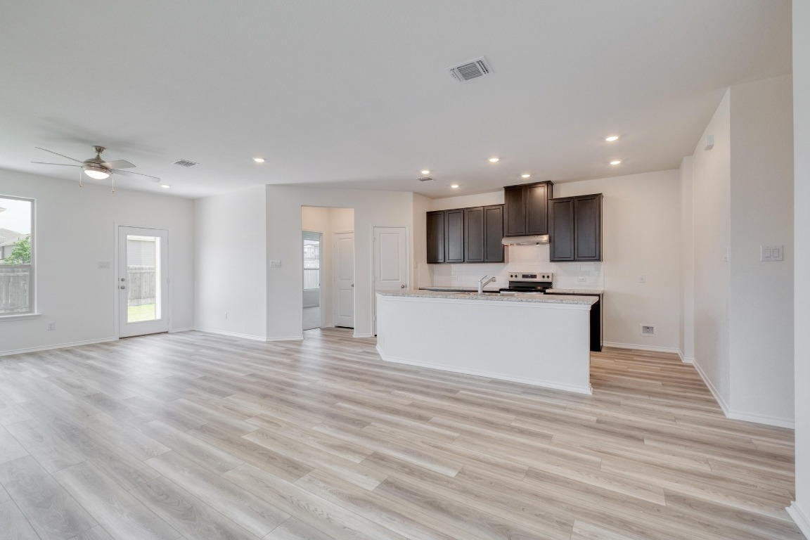 910 Yellow Ribbon Trail Jarrell, TX 76537 - Photo 4 of 25