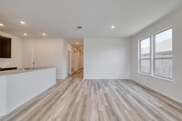 $286,656 | 910 Yellow Ribbon Trail, Jarrell, TX 76537