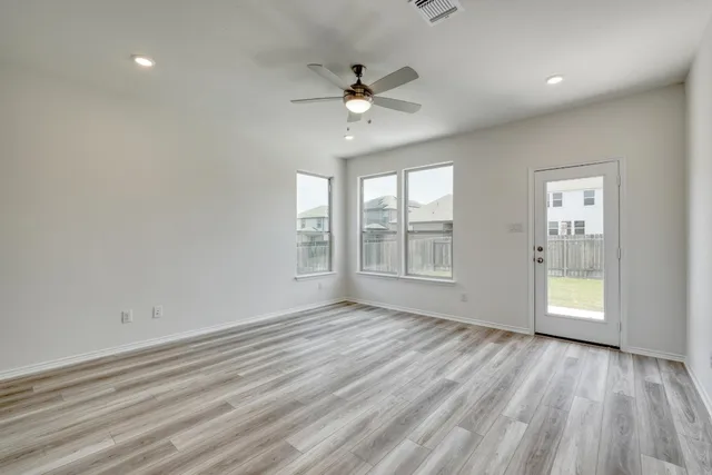 $286,656 | 910 Yellow Ribbon Trail, Jarrell, TX 76537