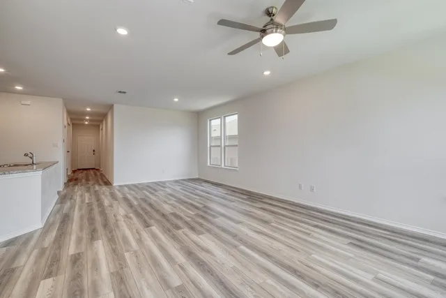 $286,656 | 910 Yellow Ribbon Trail, Jarrell, TX 76537