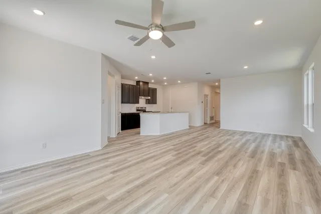 $286,656 | 910 Yellow Ribbon Trail, Jarrell, TX 76537