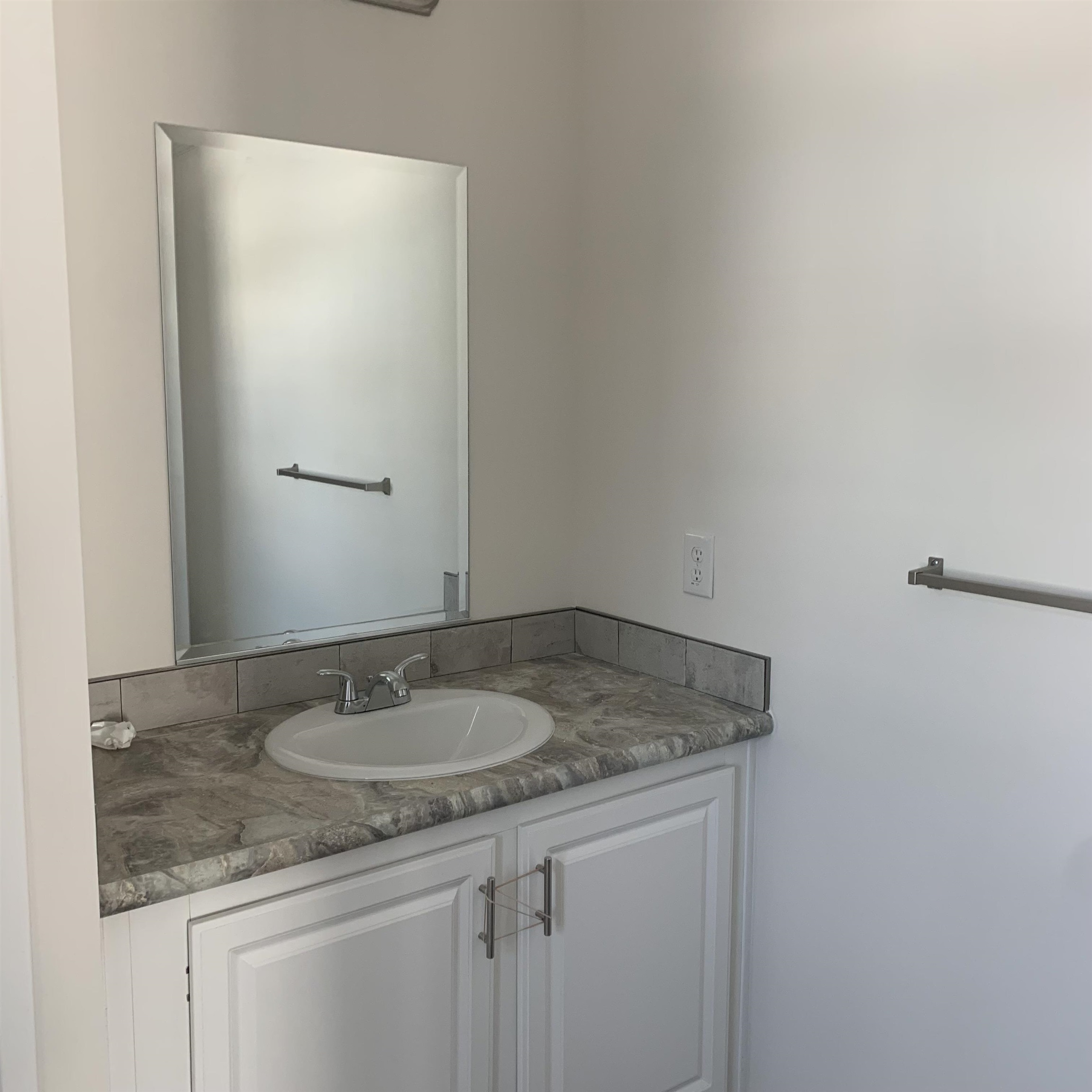 2 Fernald Lane Rochester, NH 03867 - Photo 3 of 19 Gallery Image 3