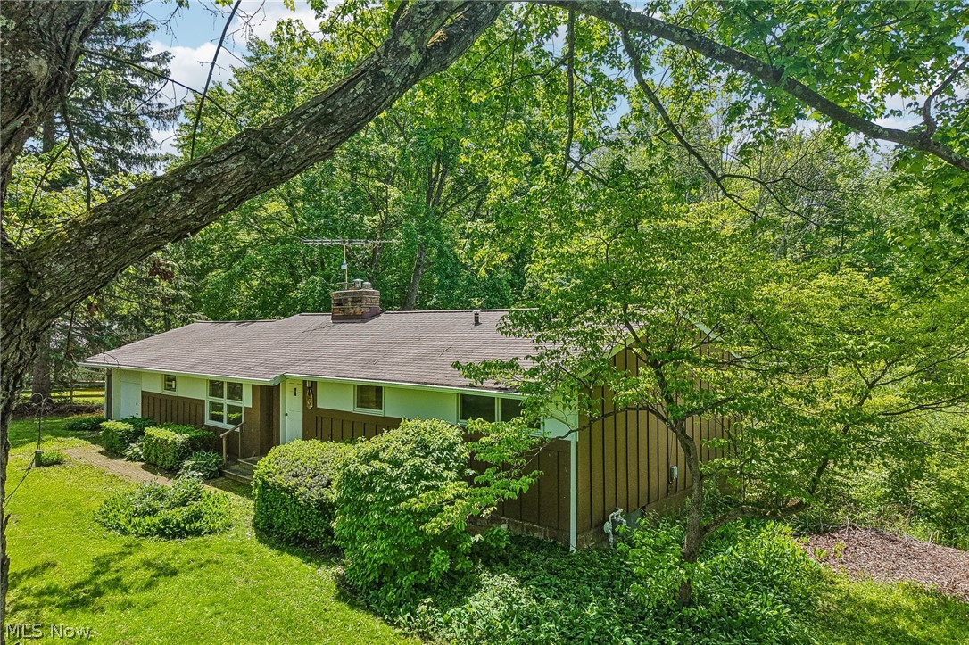 9087 Ranch Drive Chesterland, OH 44026 - Photo 4 of 48