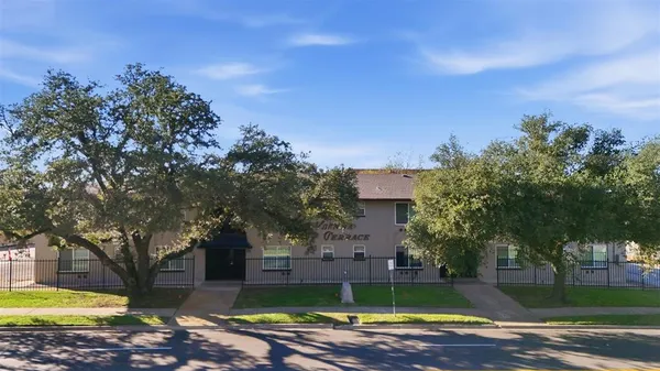 $2,500,000 | 150 South Main Street, Euless, TX 76040