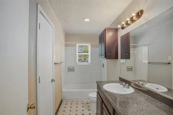 $2,500,000 | 150 South Main Street, Euless, TX 76040