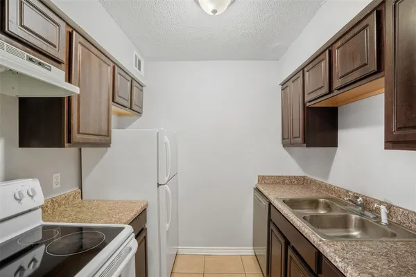 $2,500,000 | 150 South Main Street, Euless, TX 76040