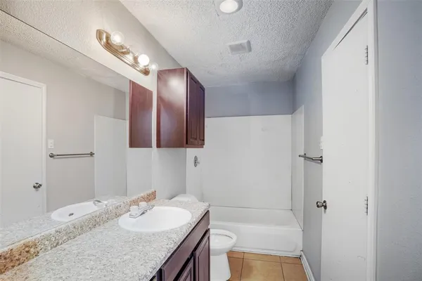 $2,500,000 | 150 South Main Street, Euless, TX 76040