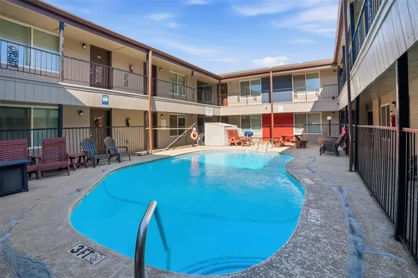 $2,500,000 | 150 South Main Street, Euless, TX 76040