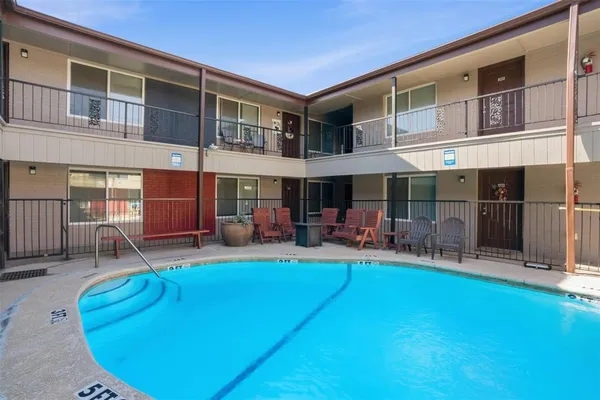 $2,500,000 | 150 South Main Street, Euless, TX 76040