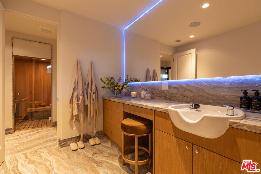 1122 La Altura Road Beverly Hills, CA 90210 - Photo 38 of 44