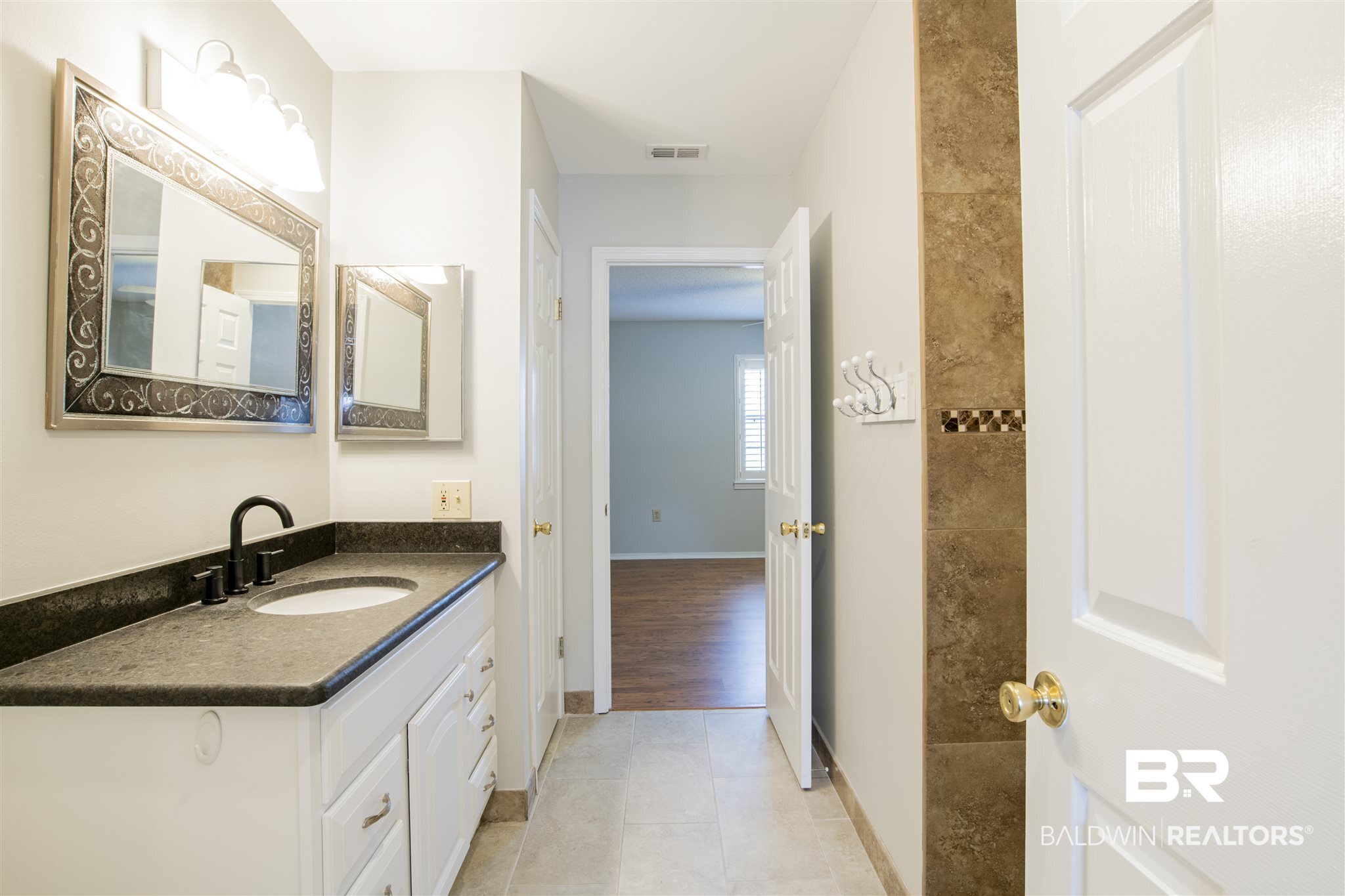 507 Ariel Avenue Foley, AL 36535 - Photo 13 of 26 Master Bath