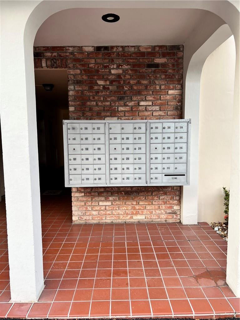 400 Northeast 20th Street, Unit B109 Boca Raton, FL 33431 - Photo 16 of 20 Mailboxes, steps from condo