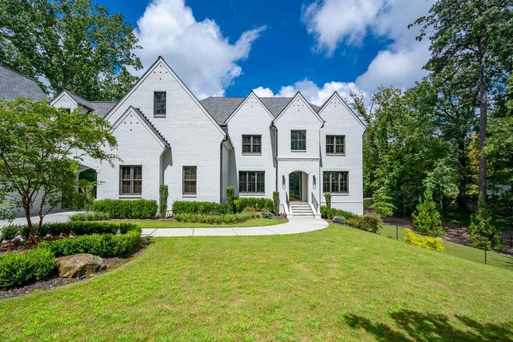 5720 Riverside Drive Atlanta, GA 30327 - Photo 1 of 33 Gallery Image 1