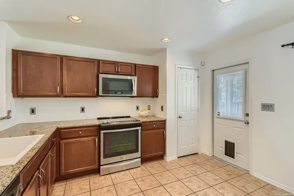 $2,150 | 803 Western Star, San Antonio, TX 78260