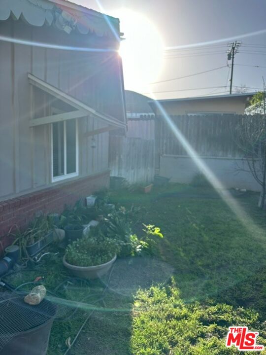 11578 Flower Street Riverside, CA 92505 - Photo 7 of 20 a backyard of a house