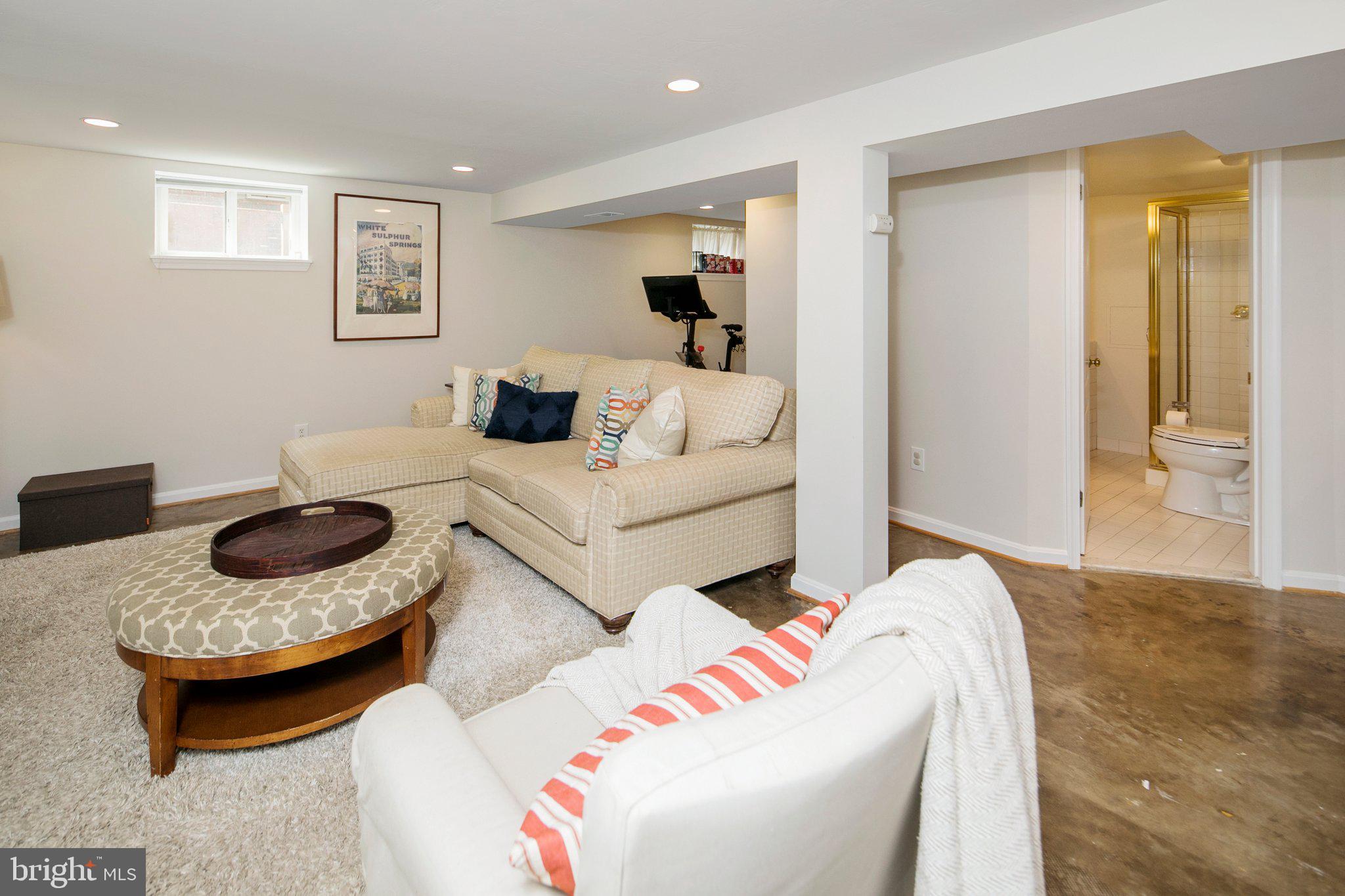 8215 Cedar Street Silver Spring, MD 20910 - Photo 22 of 45 Gallery Image 22
