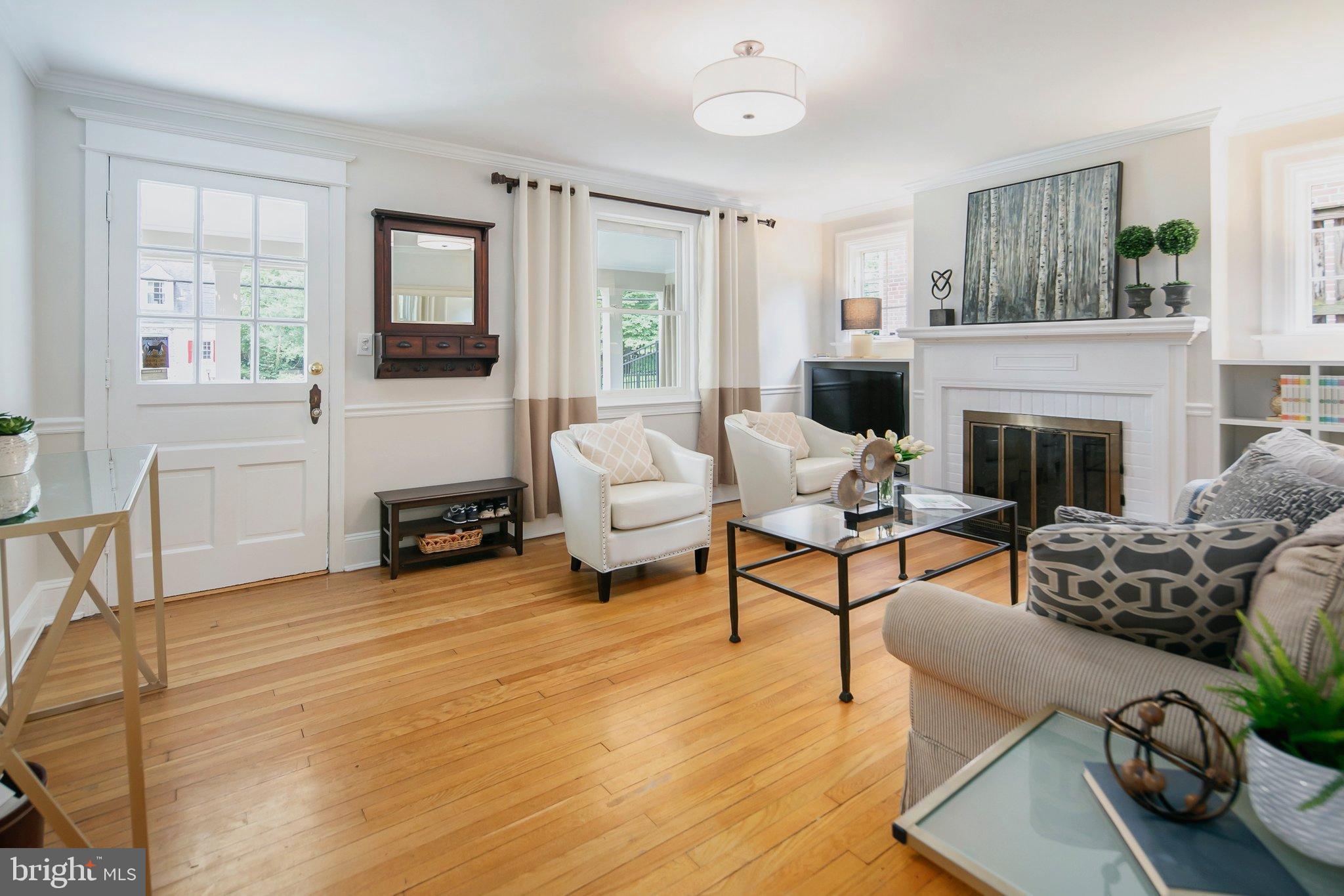 8215 Cedar Street Silver Spring, MD 20910 - Photo 3 of 45 Gallery Image 3