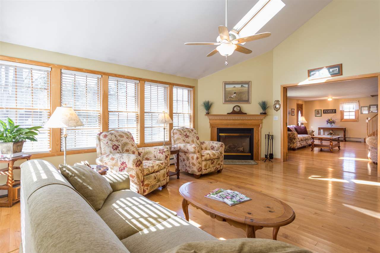 54 Nicole Road York, ME 03909 - Photo 8 of 27 Gallery Image 8