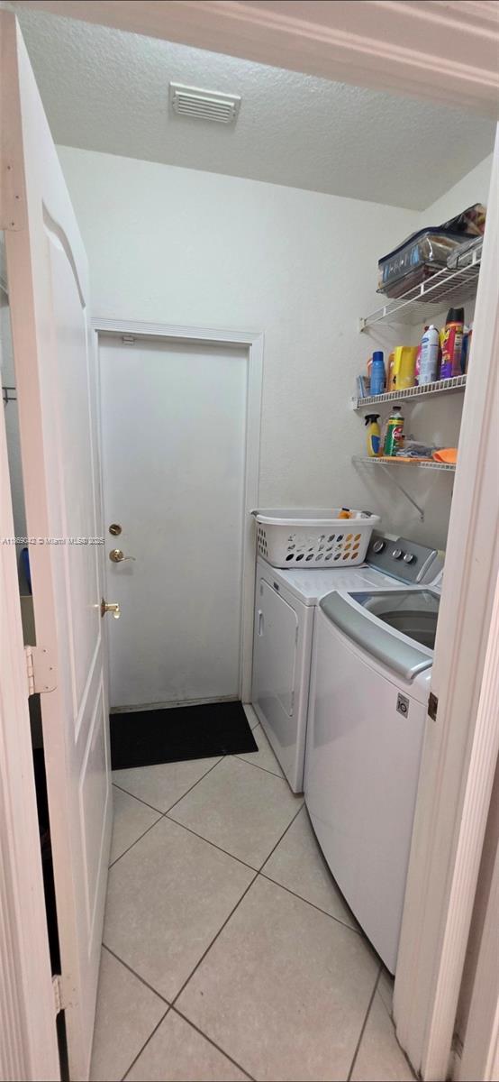 16448 Southwest 67th Terrace Miami, FL 33193 - Photo 19 of 54