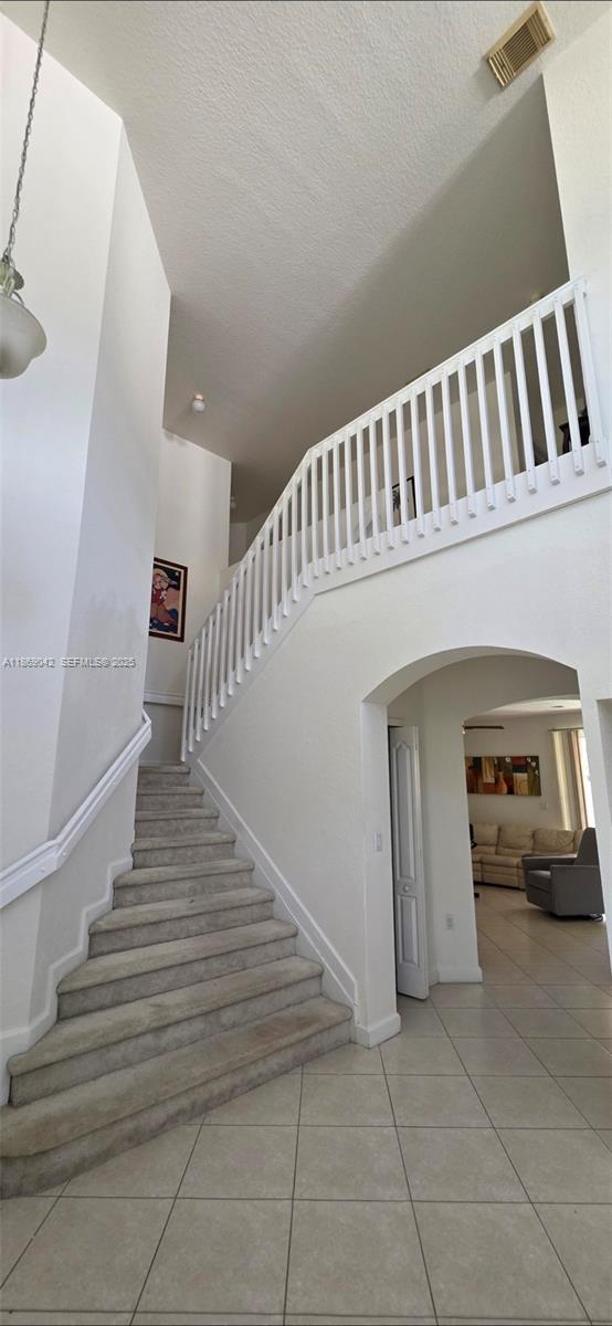 16448 Southwest 67th Terrace Miami, FL 33193 - Photo 20 of 54 a view of entryway and hall