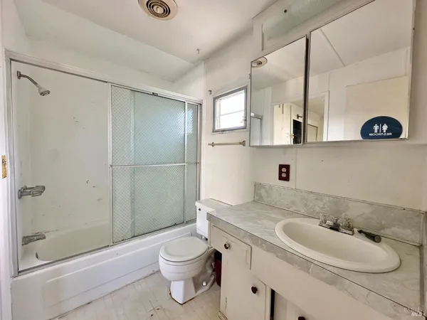 $31,500 | 92 Goldenrod Street, Vallejo, CA 94589