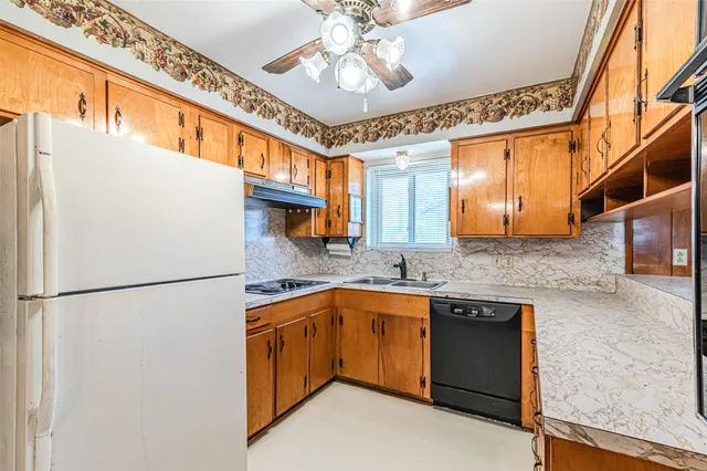 $1,600 | 1126 10th Street, Hempstead, TX 77445