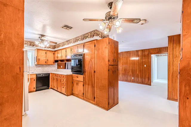 $1,600 | 1126 10th Street, Hempstead, TX 77445