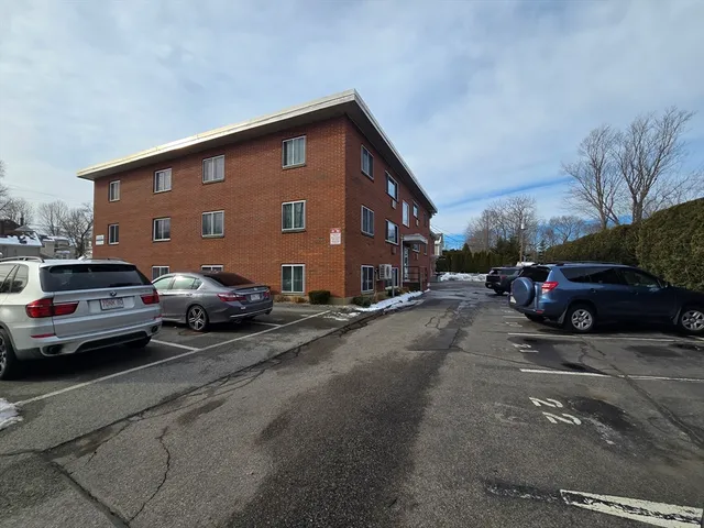 $2,200 | 194 Lincoln Street, Unit 4, Stoughton, MA 02072