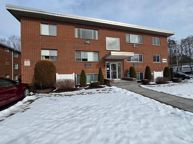 $2,200 | 194 Lincoln Street, Unit 4, Stoughton, MA 02072