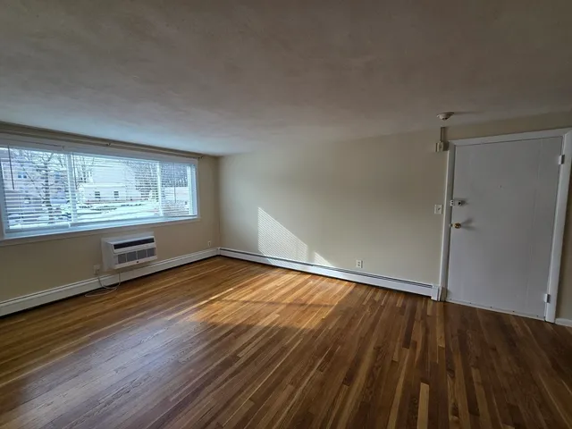 $2,200 | 194 Lincoln Street, Unit 4, Stoughton, MA 02072